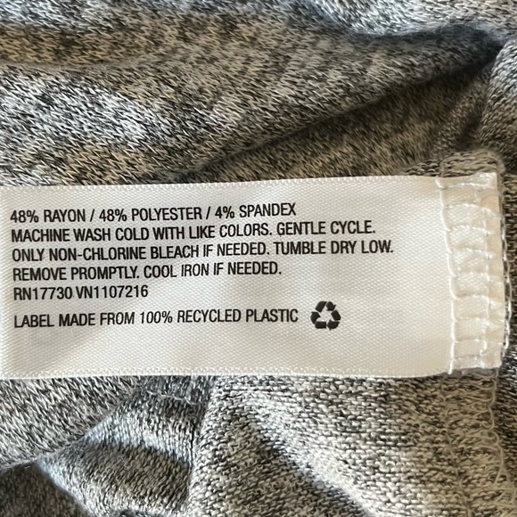 Ava & Viv Women’s Sleeveless Pocket Plus Size Rayon / Spandex Blend Top - Picture 4 of 5